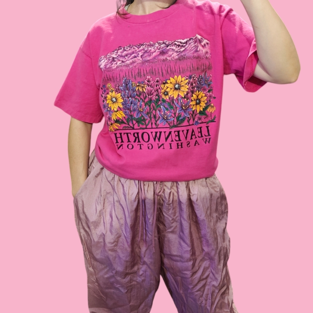 Vintage Mountain Flower Pink T shirt M